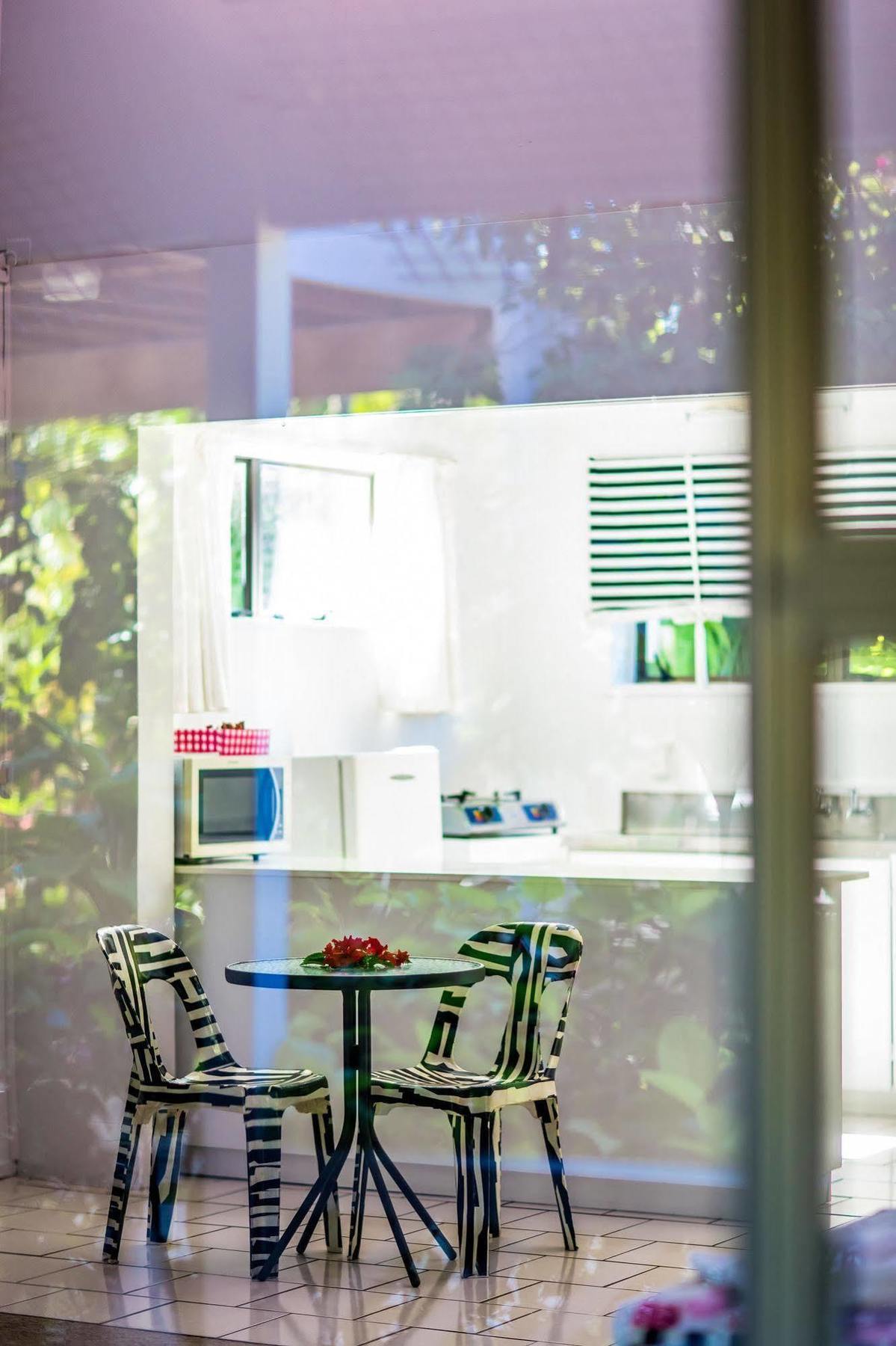 The Black Pearl Beachside Apartments ราโรทองกา ภายนอก รูปภาพ