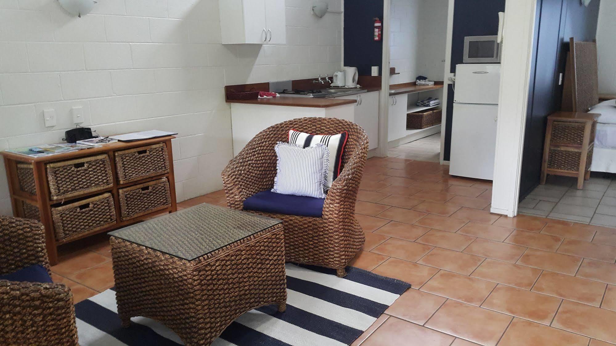 The Black Pearl Beachside Apartments ราโรทองกา ภายนอก รูปภาพ
