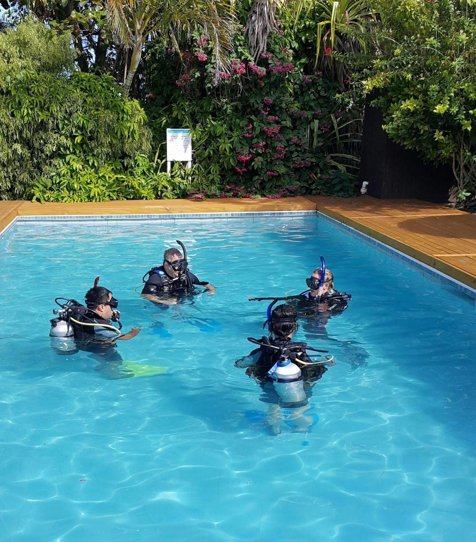 The Black Pearl Beachside Apartments ราโรทองกา ภายนอก รูปภาพ